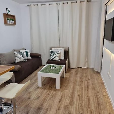 Apartmán Little Treasure By The Sea Pomorie Exteriér fotografie