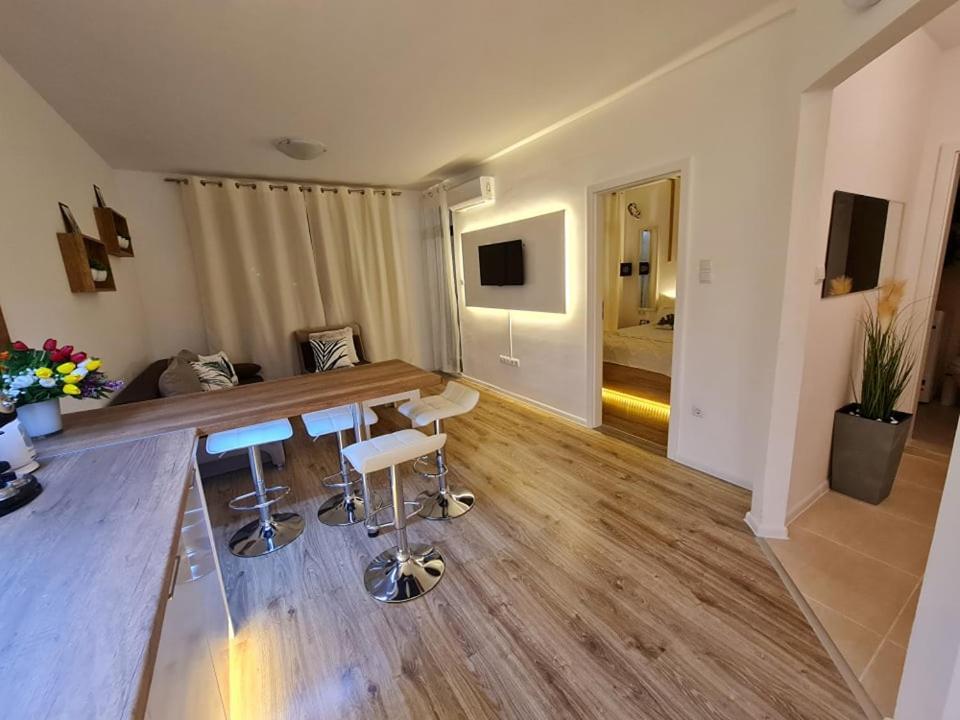 Apartmán Little Treasure By The Sea Pomorie Exteriér fotografie