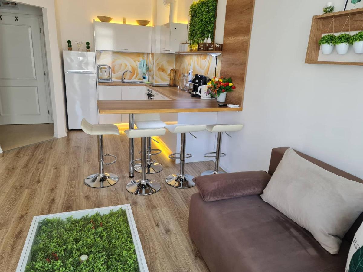 Apartmán Little Treasure By The Sea Pomorie Exteriér fotografie